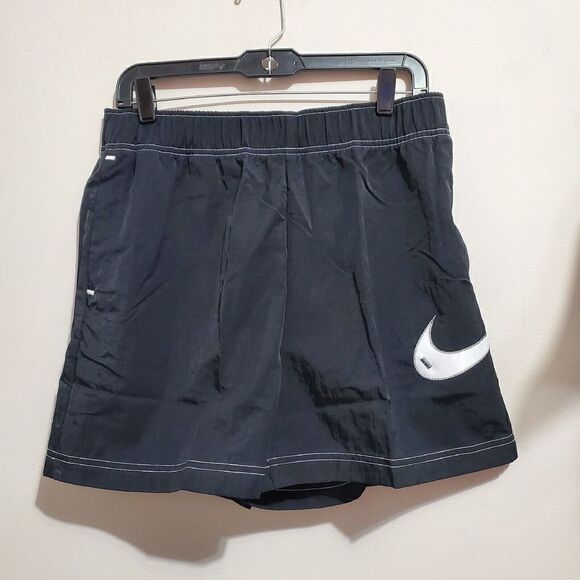Nike Womens Sz Medium High Rise Shorts Loose Fit  Logo Black DM6752 010 NWT - Picture 1 of 9